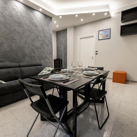 Tra Porta Susa E Piazza Statuto -Cortile Interno- 토리노 외부 사진